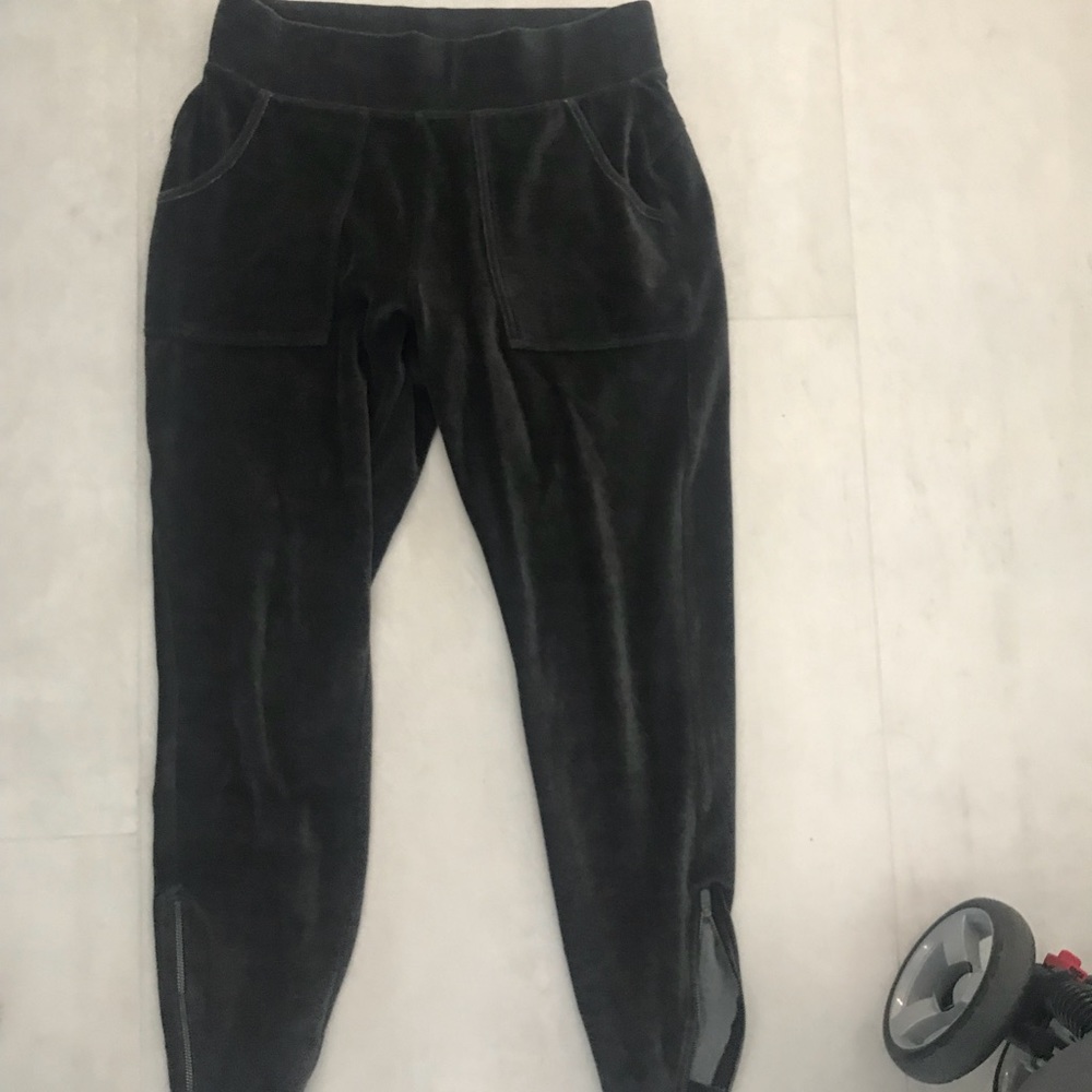Athleta Women’s high waisted sweatpants size M